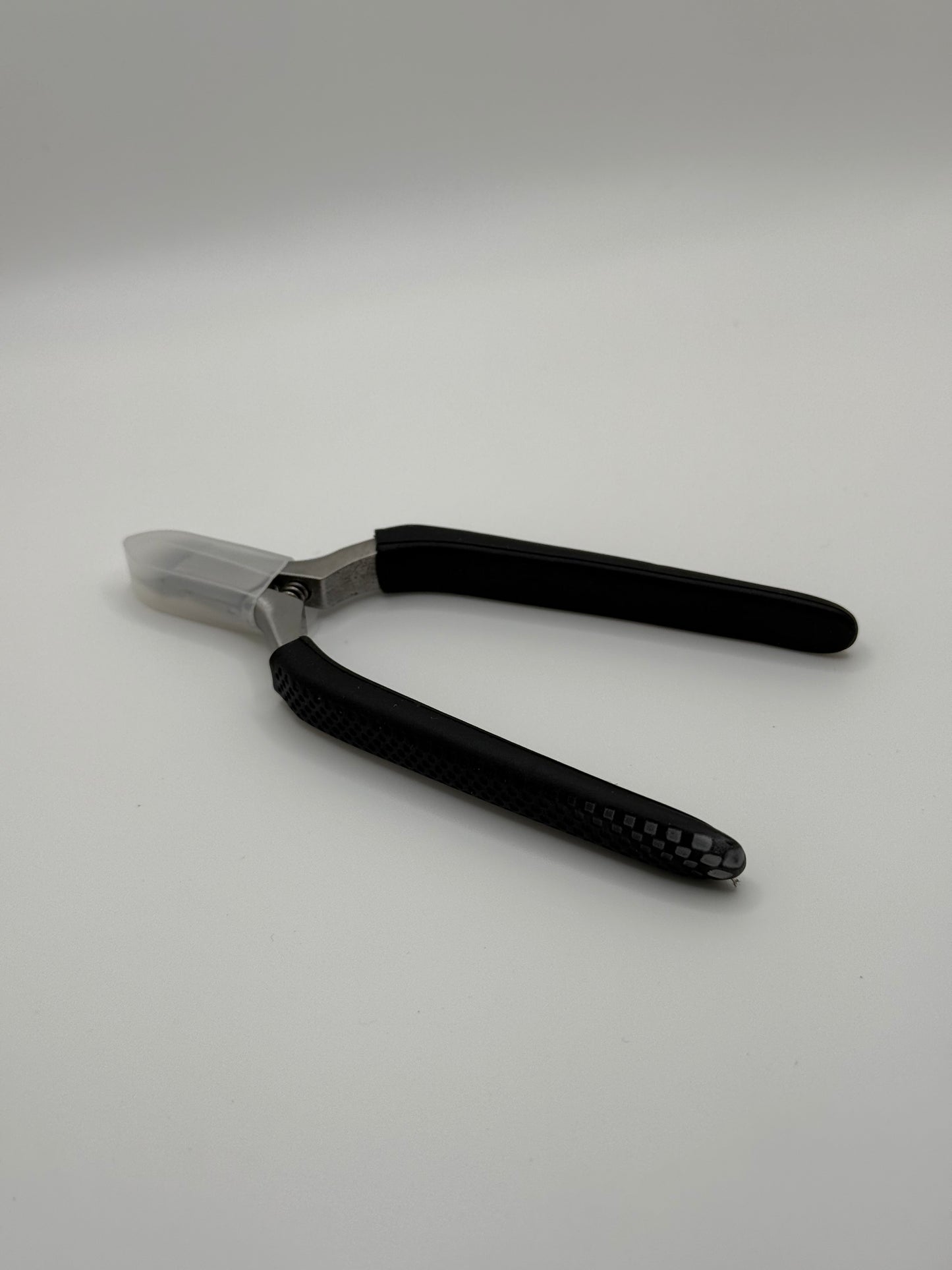 3/4 JAW SILICONE HANDLE CUTICLE NIPPER