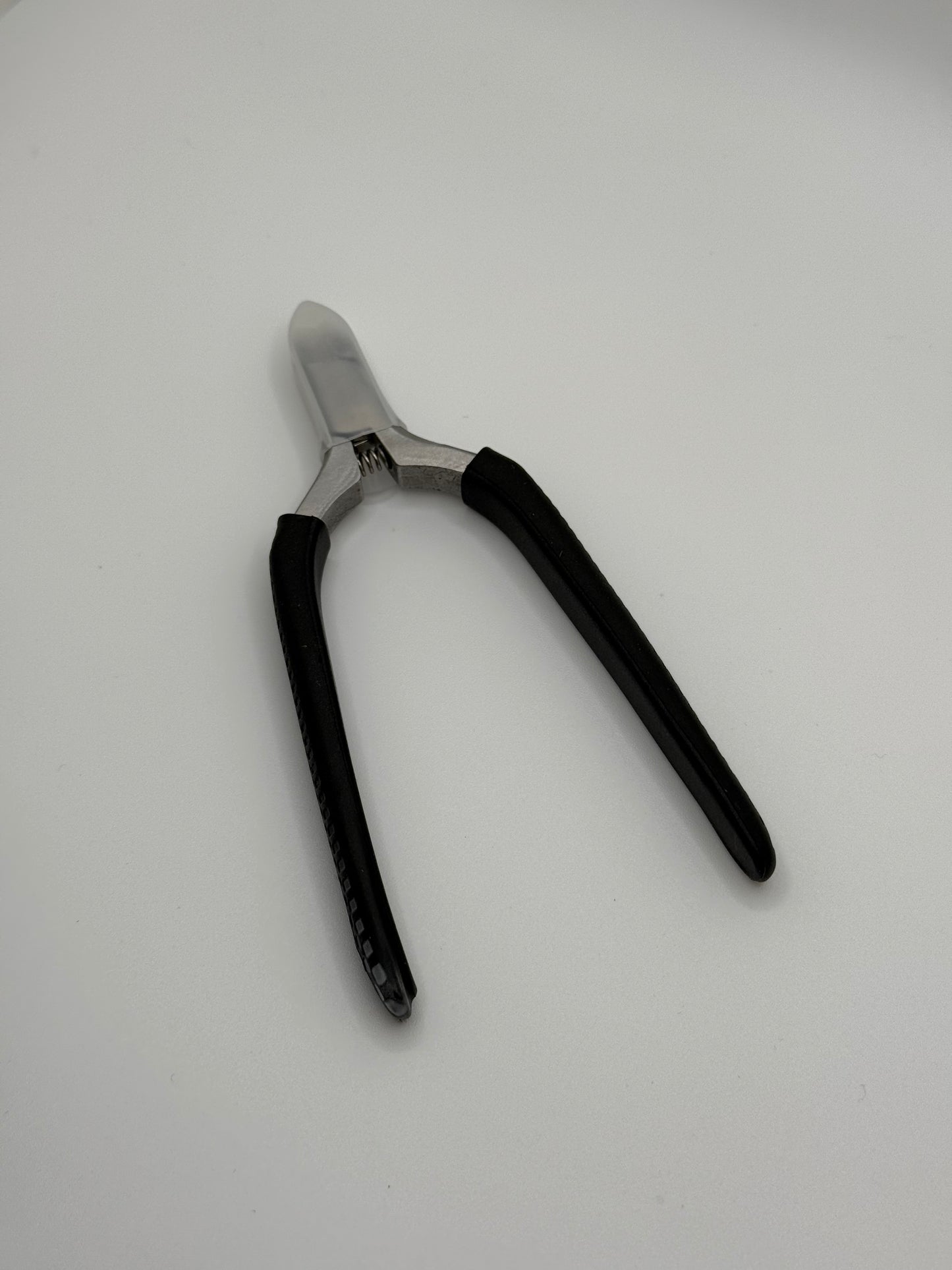 3/4 JAW SILICONE HANDLE CUTICLE NIPPER